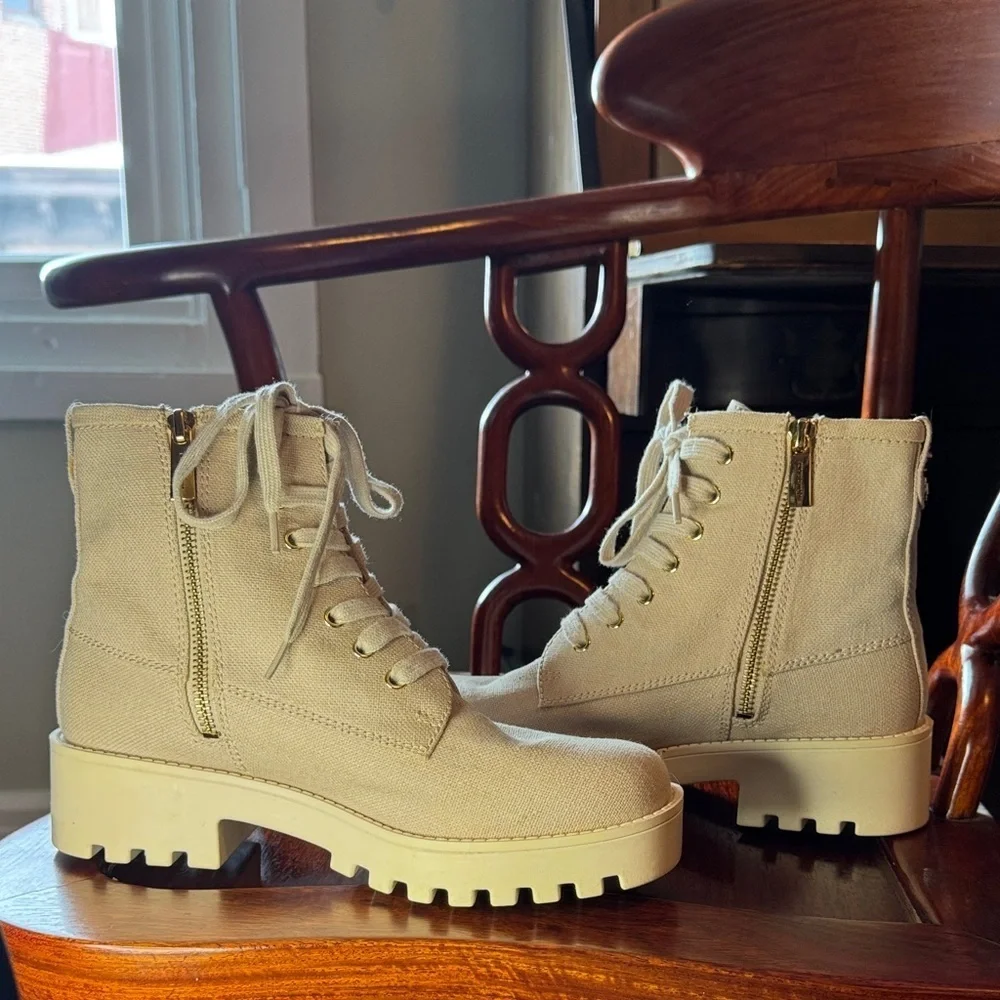 NWOT Michael Kors Tan Canvas Zipper/Lace Ankle Boots Combat Faux Suede Inside